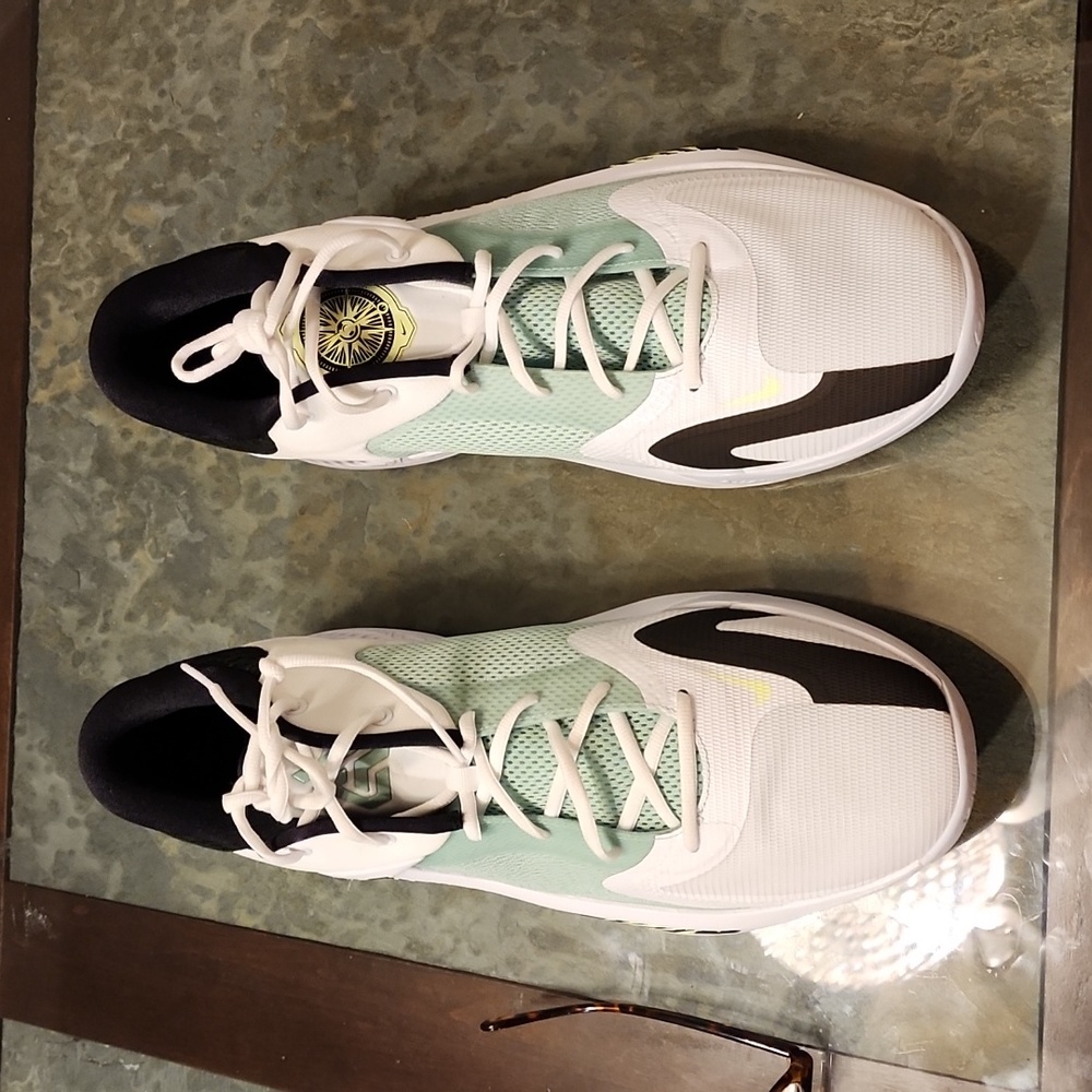Nike Zoom Freak 4 Sneakers